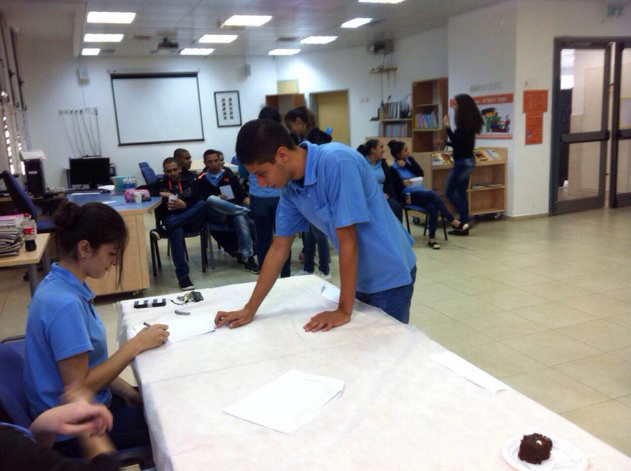 بالصور: مدرسة أجيال الثانوية تنتخب هبة أطرش من الصف الـ12 رئيسة لمجلس الطلاب